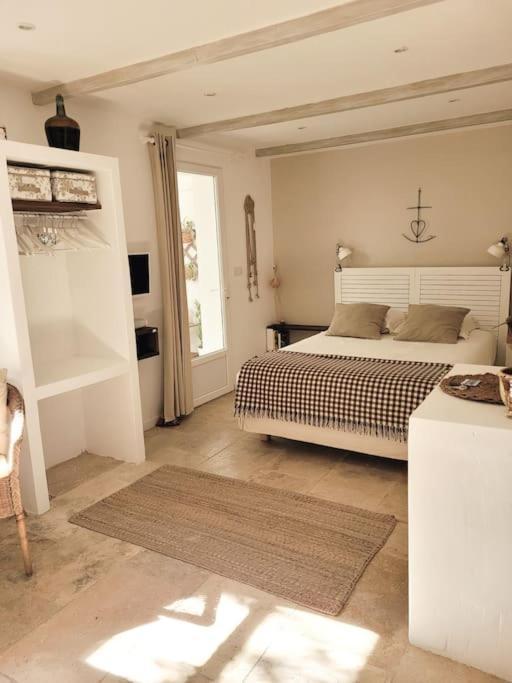 La Maison Blanche Intra-Muros Free Parking Айга-Мортас Екстериор снимка