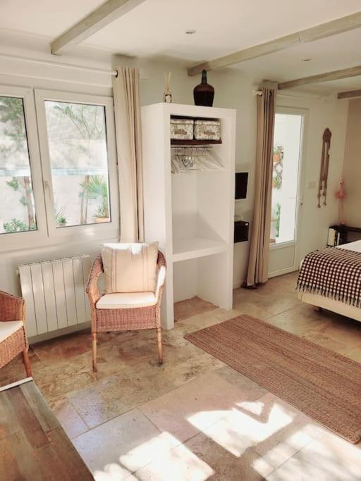 La Maison Blanche Intra-Muros Free Parking Айга-Мортас Екстериор снимка